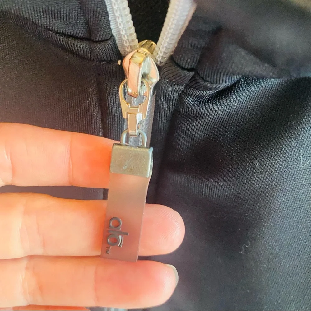 ALO Yoga CoolFit Women's Kata Performance Jacket black gray running zip athletic - Picture 3 of 7